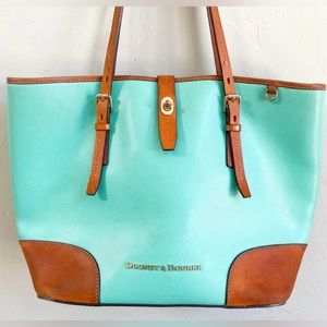 Dooney & Bourke. Mint large tote with wallet.